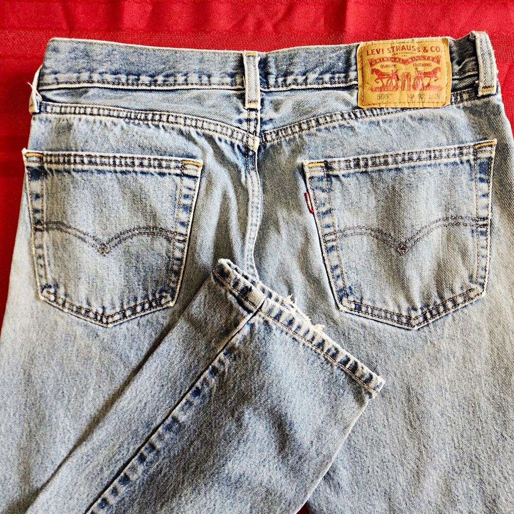 Vtg Levis 505 Regular Fit Jeans Mens 32x30 Distressed Light Wash